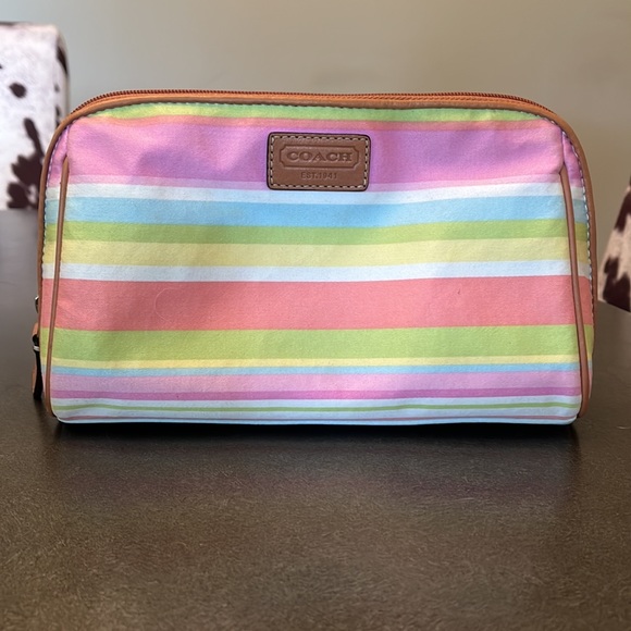 Set of 2 - Coach makeup bags **Authentic** - Picture 3 of 11